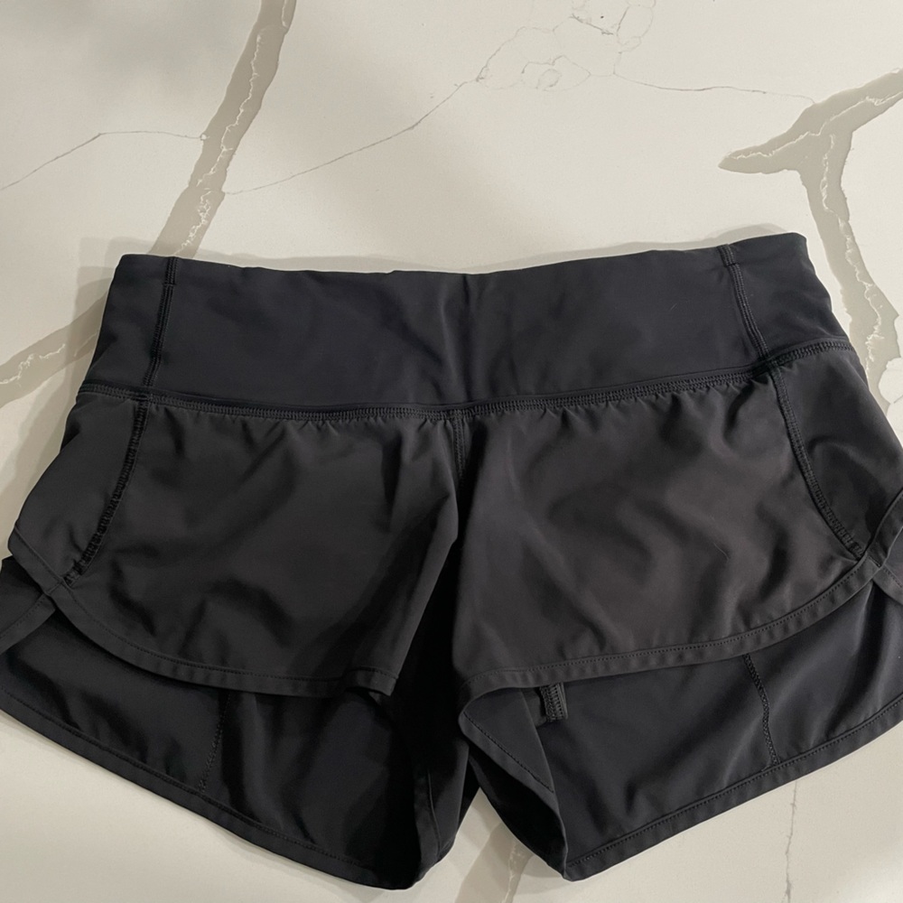 Pristine condition black Lulu Lemon Speed Up Low Rise shorts!